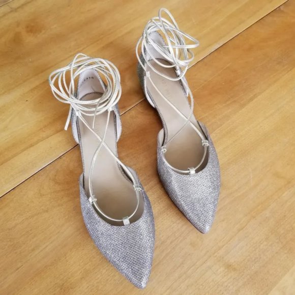 Stuart Weitzman 'Gilligan' Glitter Flats - Picture 1 of 10